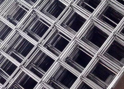 Galvanized Welded Mesh 15x7cm–50 x 25mm / 5×2.5cm holes (12 swg / 2.5mm)